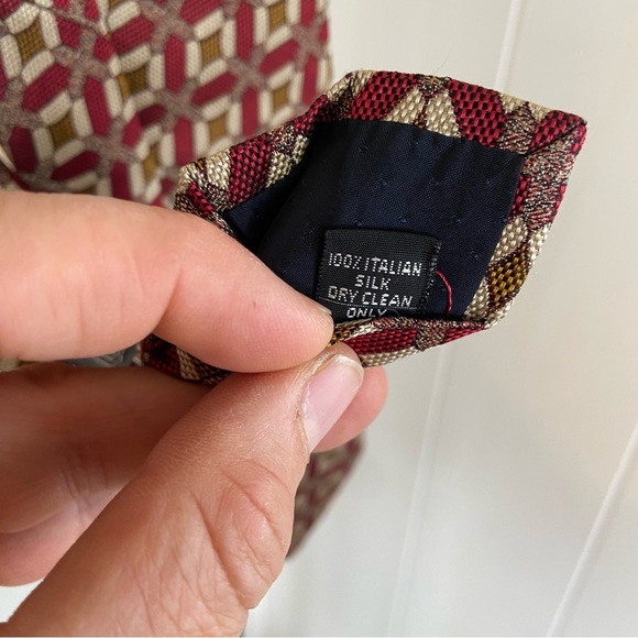 Coach 100% Italian Silk Handmade Italy Red Geometric Tie Men 56” Long 3.75” Wide - Picture 7 of 7